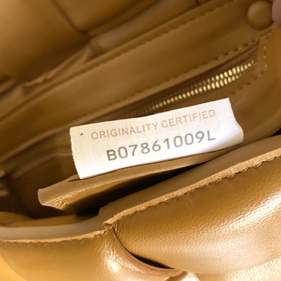 Bottega Veneta Padded Cassette Caramel Lambskin - Picture 9 of 9